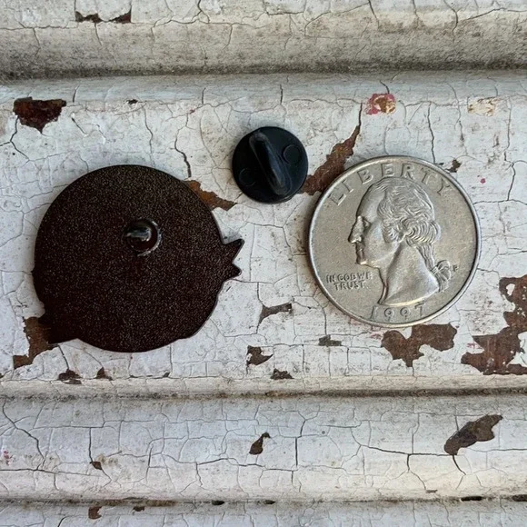 Brand new adorable “can I pet your dog” enamel pin - Picture 3 of 3